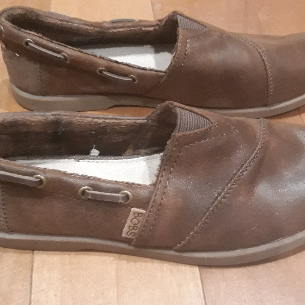 Sketchers-Bob's Genuine leather shoes
